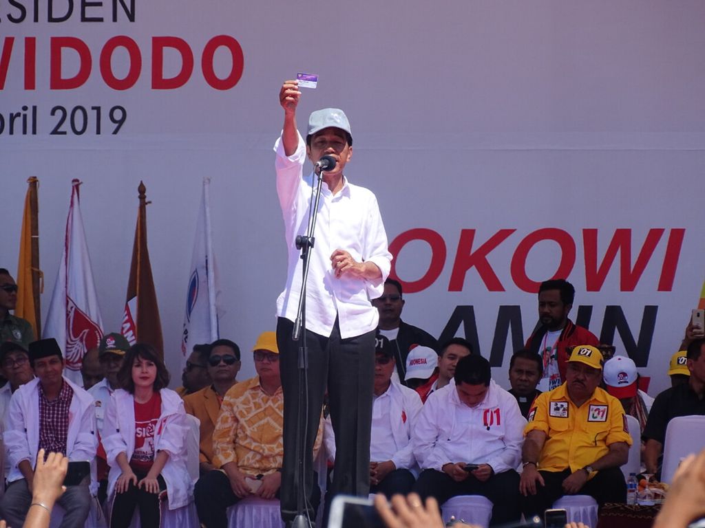 https://cdn-assetd.kompas.id/--i3hdh7jSmHd1u5PvWirRxQjGY=/1024x768/https%3A%2F%2Fkompas.id%2Fwp-content%2Fuploads%2F2019%2F04%2F20190408korc-jokwi-tunjuk-kartu_1554722227.jpg