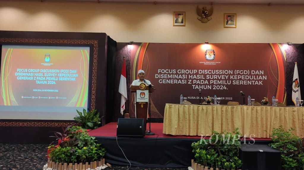 Ketua KPU Provinsi Bali I Dewa Agung Gede Lidartawan ketika memberikan sambutan dalam pembukaan diseminasi dan diskusi kelompok terpumpun di Nusa Dua, Badung, Kamis (24/11/2022).