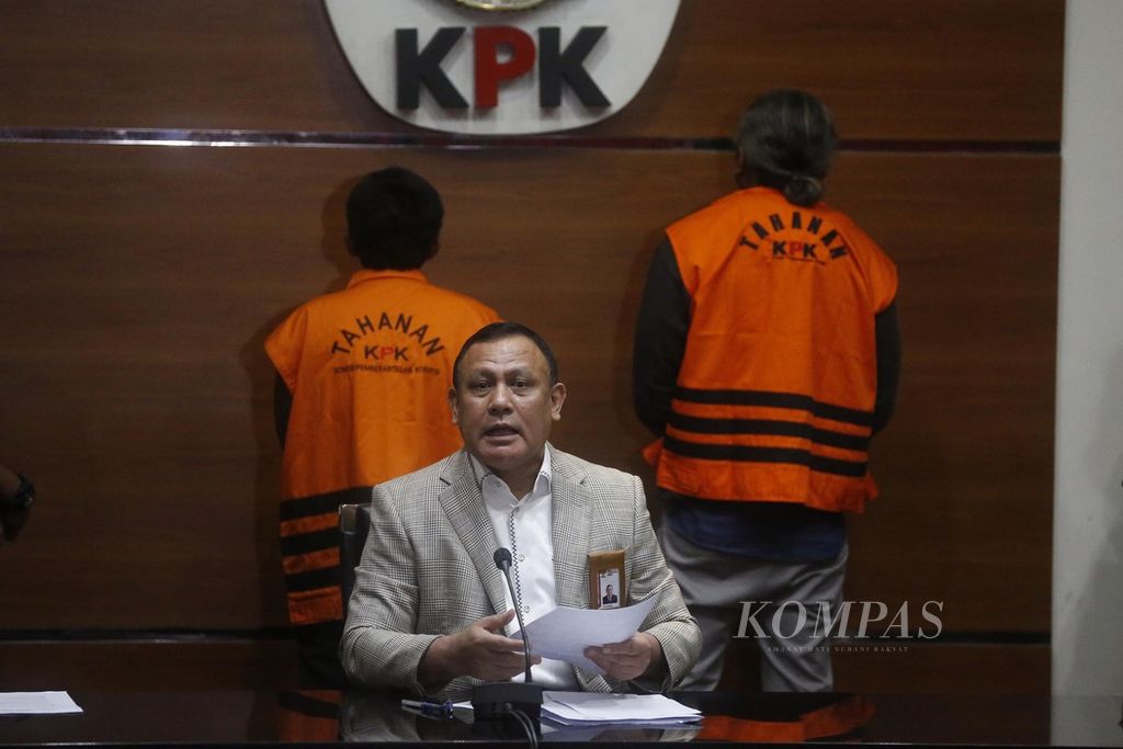 Chairman of the Corruption Eradication Commission Firli Bahuri at the KPK Office, Jakarta, gave a statement to reporters regarding the alleged bribery in handling cases at the Supreme Court, on  Friday (23/9/2022).