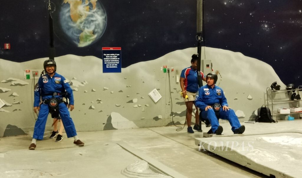 Salah satu kegiatan Honeywell Educators Space Academy (HESA) 2018 di US Space and Rocket Center di Huntsville Alamaba, Amerika Serikat. 