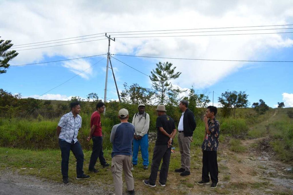 Komnas HAM bertemu dengan sejumlah subsuku yang menolak pembangunan Kantor Gubernur Papua Pegunungan di Kabupaten Jayawijaya, Papua Pegunungan, pada kunjungan 4-6 Oktober 2023.