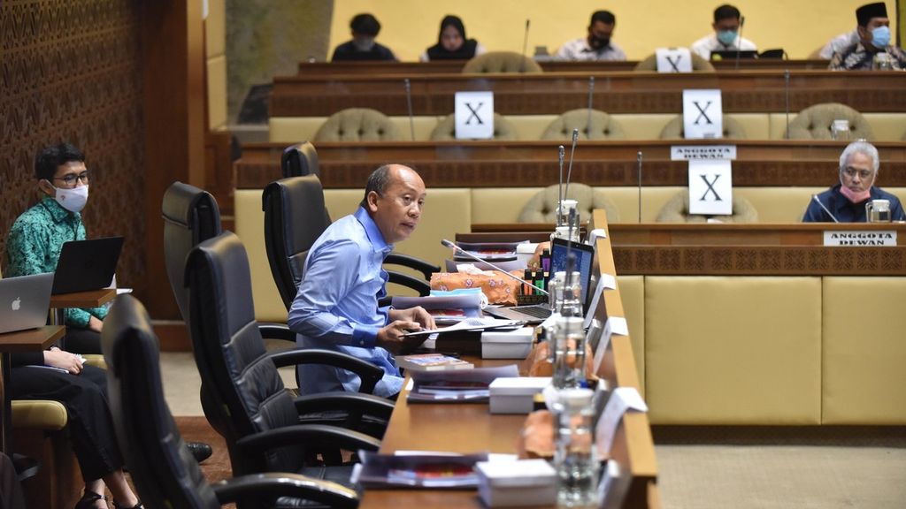 Wakil Ketua Komisi II DPR RI Saan Mustopa di Kompleks Parlemen Senayan, Jakarta, Senin (5/10/2020). 