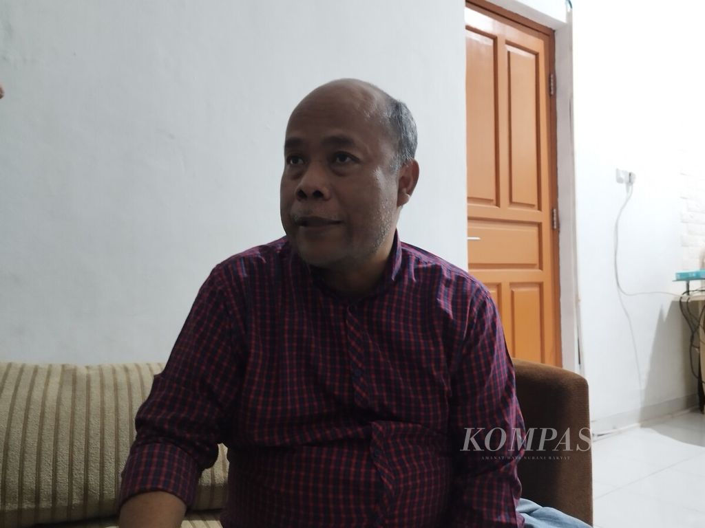 Direktur Eksekutif Migrant Care Wahyu Susilo memberikan keterangan saat ditemui di Jakarta, Rabu (6/9/2023).