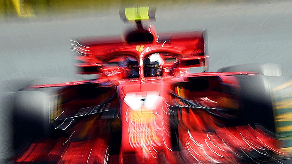 Pebalap Ferrari, Kimi Raikkonen, memacu mobilnya di Sirkuit Albert Park, Melbourne, Australia, Jumat kemarin, pada sesi latihan bebas pertama menjelang seri pembuka Formula 1 2018. Balapan F1 seri Australia akan bergulir pada Minggu (25/3). 