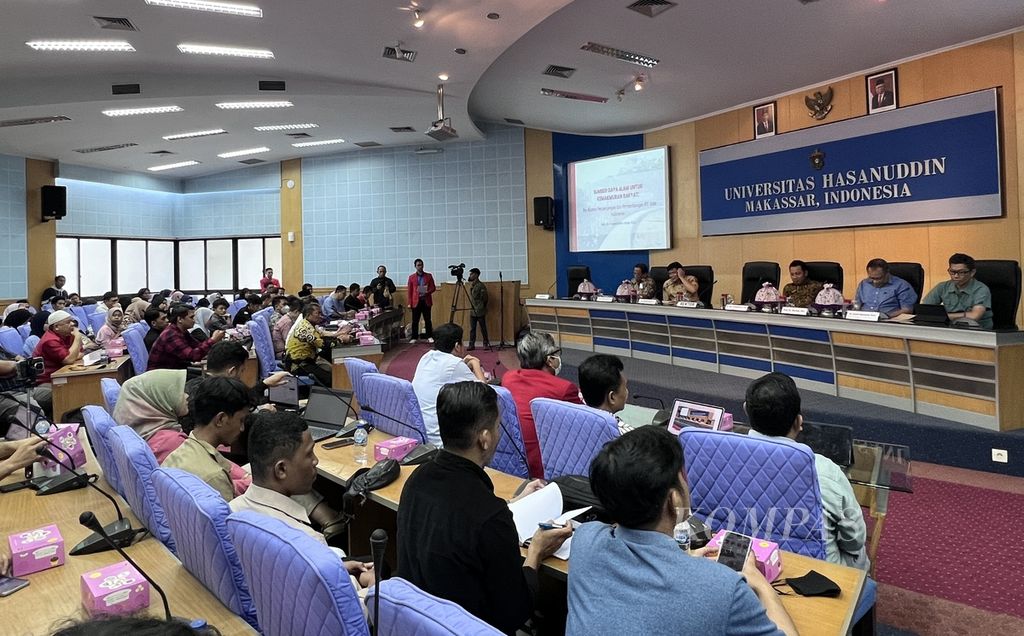 Diskusi publik membahas polemik perpanjangan izin kontrak karya PT Vale digelar di Kampus Universitas Hasanuddin, Makassar, Sulsel, Jumat (23/9/2022).