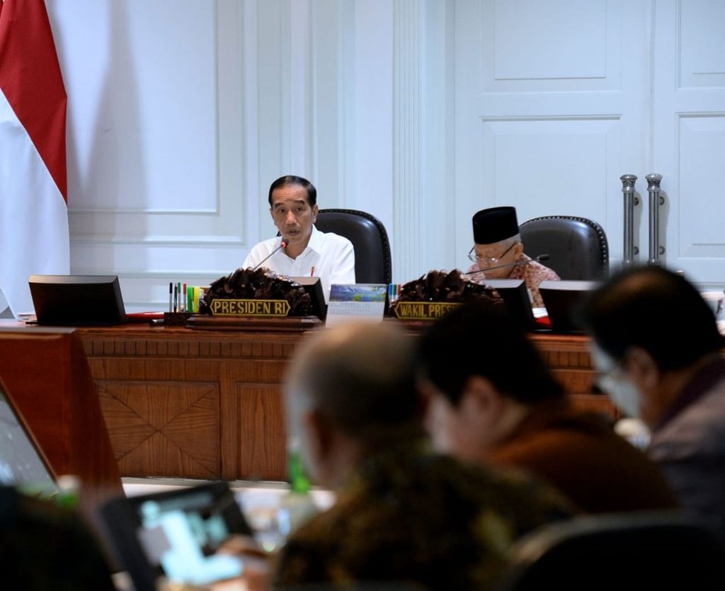 Presiden Joko Widodo memimpin sidang kabinet paripurna di Kantor Presiden, Jakarta, Kamis (14/11/2019).