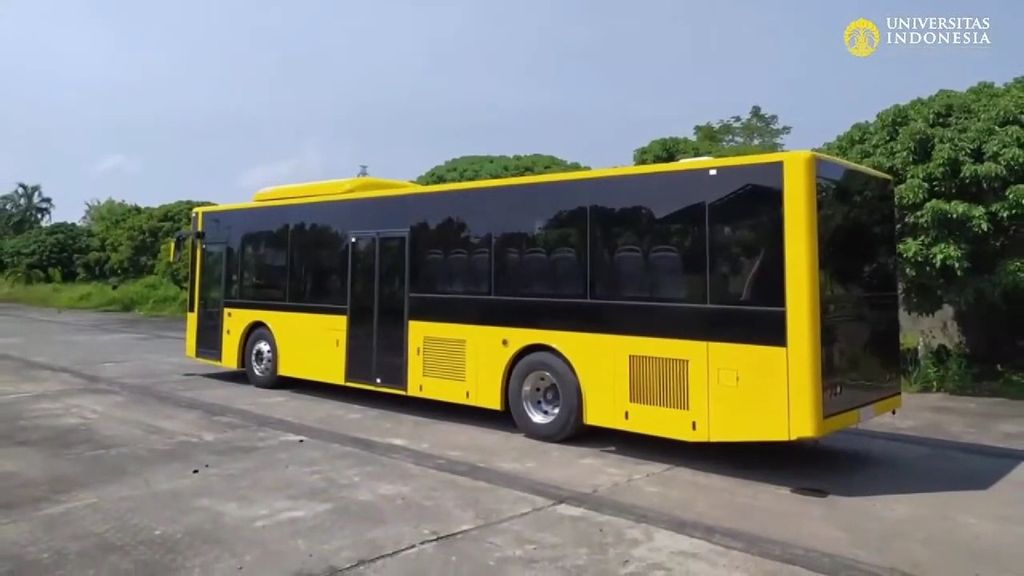 Bus listrik yang dikembangkan peneliti dari Universitas Indonesia. Bus ini akan digunakan untuk mendukung penyelenggaraan pertemuan negara-negara G20 pada Oktober-November 2022 di Bali. 