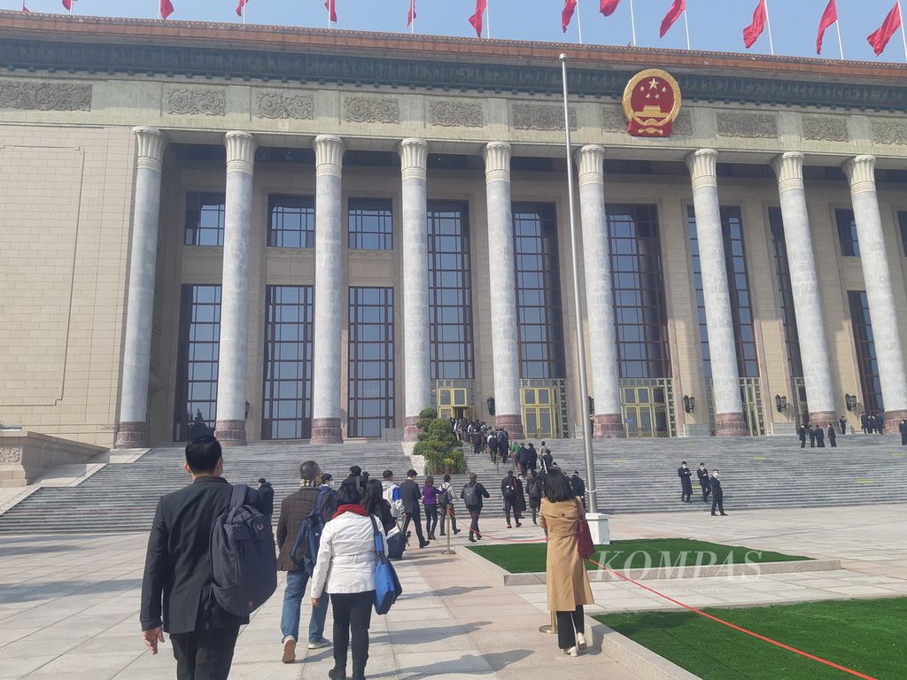 Pemandangan Gedung Balai Rakyat di Beijing, China, tempat diselenggarakannya sesi sidang parlemen tahunan China, Sabtu (4/3/2023).