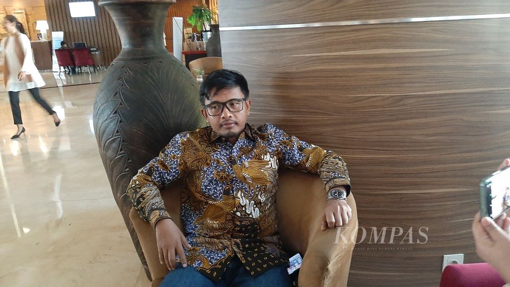 Anggota KPU, Idham Holik, saat ditemui di sebelum acara Launching Pilkada Serentak 2024 di Yogyakarta, Minggu (31/3/2024).