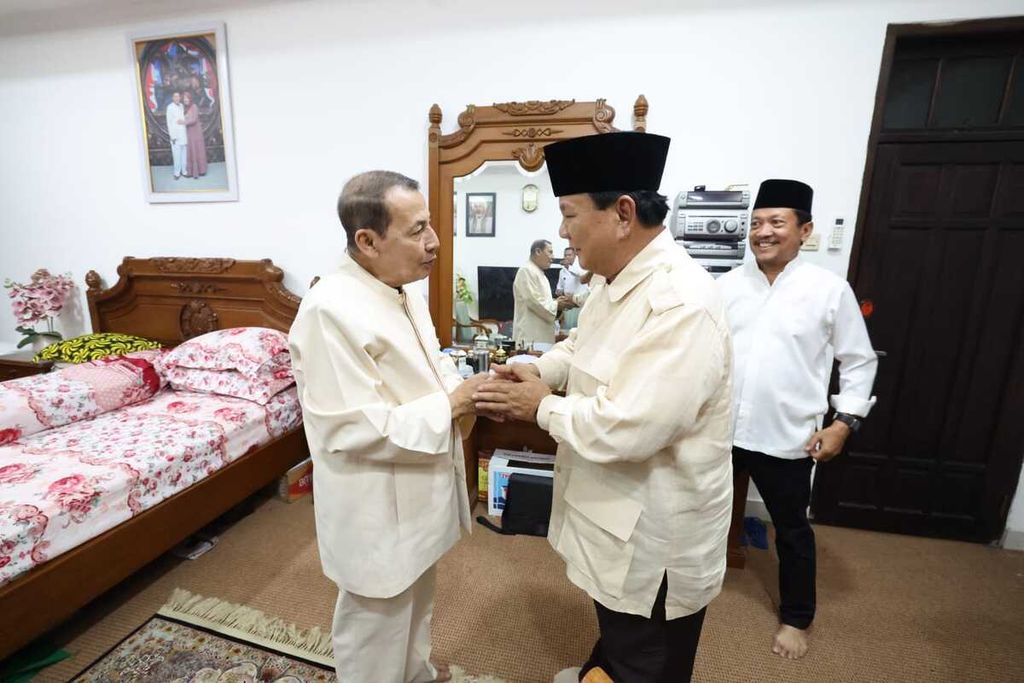 Ketua Umum Partai Gerindra Prabowo Subianto kembali berkunjung ke kediaman KH Habib Muhammad Luthfi bin Yahya di Pekalongan, Jawa Tengah, Kamis (5/5/2022) malam.