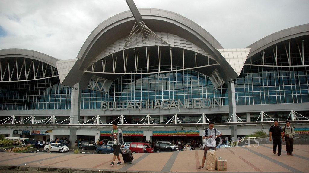 Bandara Internasional Sultan Hasanuddin, Makassar, Sulawesi Selatan, yang beroperasi sejak Agustus 2008.