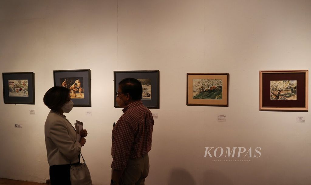 The atmosphere of the cultural and art exhibition "Commemoration of 100 Years of Koentjaraningrat" at Bentara Budaya Jakarta, on Thursday (8/6/2023) evening.