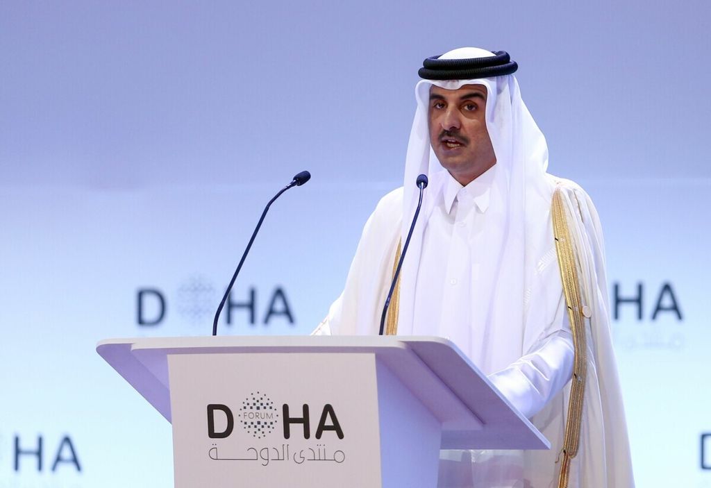 Dalam foto dokumentasi 14 Desember 2019 ini tampak Emir Qatar, Sheikh Tamim bin Hamad al-Thani menyampaikan pidato selama sesi pembukaan Forum Doha di Doha, ibu kota Qatar. Perseteruan sengit antara Qatar dan aliansi yang dipimpin Arab Saudi sudah bergulir ke tahun keempat pada 5 Juni 2020 tanpa akhir jelas. (MUSTAFA ABUMUNES/AFP)