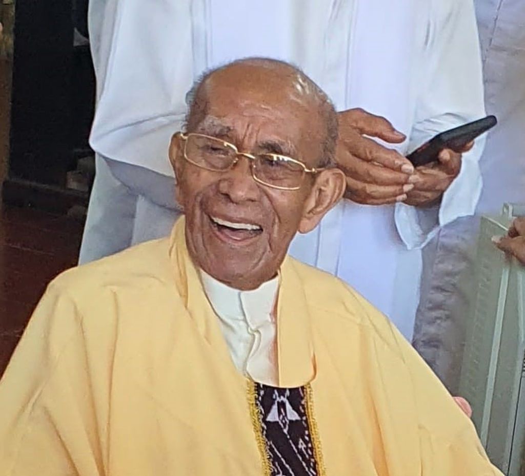 Pater Alex Beding, SVD saat merayakan 70 Tahun Imamat , 24 Oktober 2021.
