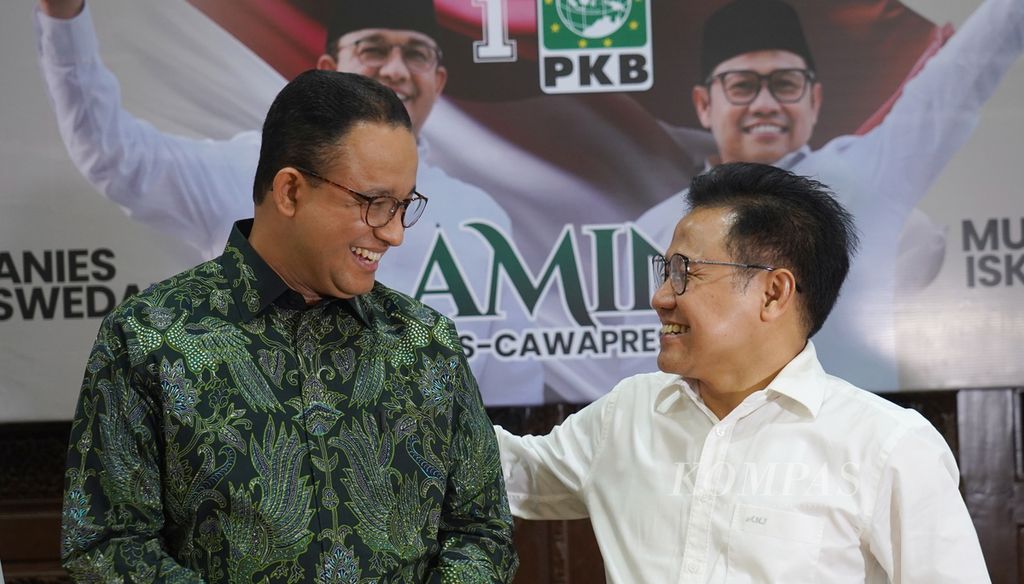 Bakal calon presiden Anies Baswedan (kiri) dan bakal calon wakil presiden Muhaimin Iskandar (kanan) saat pertemuan di Kantor DPP PKB, Jakarta, Senin (11/9/2023). 