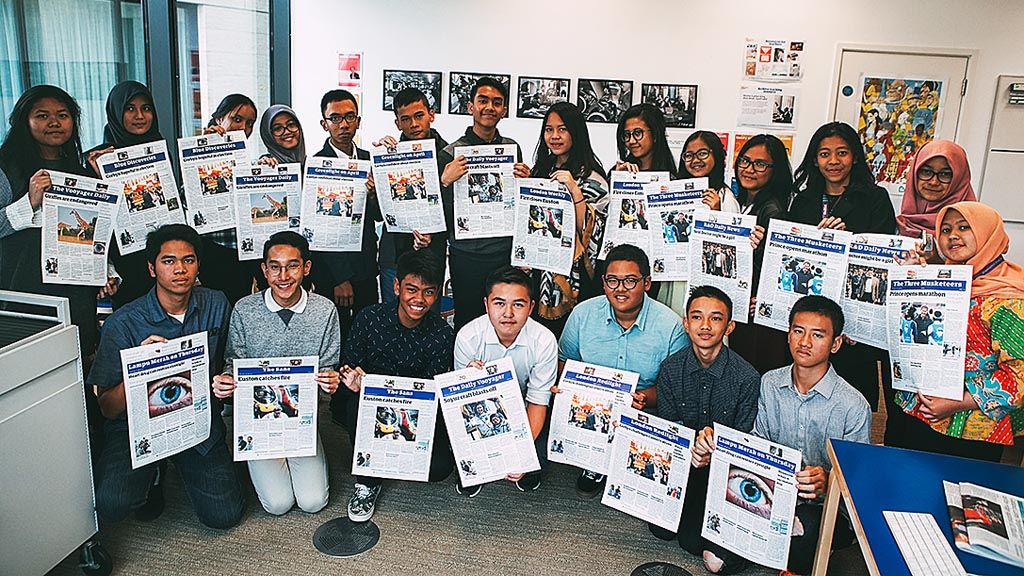 Sejumlah siswa SMA Labschool Cibubur, Bekasi, Jawa Barat,  mengikuti program  Unlocking You  dengan berkunjung ke London, Inggris, pada pertengahan April 2017. 