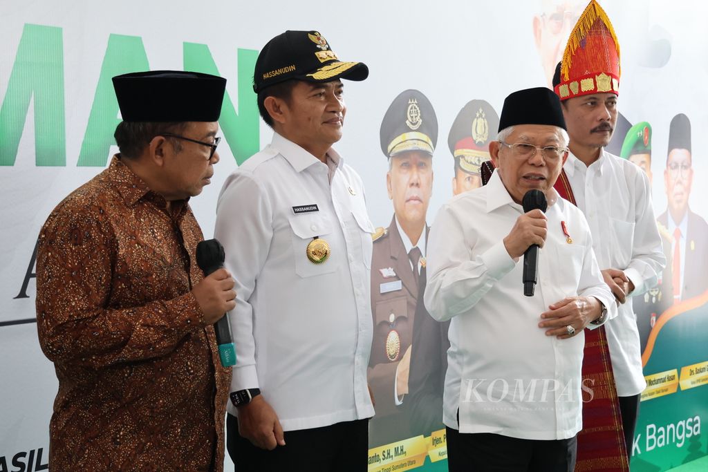 Wakil Presiden Ma'ruf Amin memberikan keterangan seusai menghadiri Ikrar Merajut Perdamaian Nusantara dari Sumatera Utara, Kamis (19/10/2023), di Deli Serdang, Sumatera Utara. 