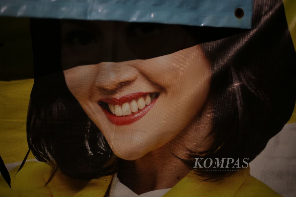 Foto close up salah satu alat peraga kampanye Pemilu 2024 di Kota Jakarta, Rabu (3/1/2024). 