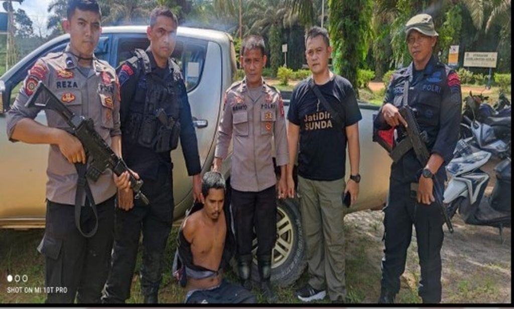 Aparat kepolisian di Kotawaringin Timur menangkap salah satu napi yang kabur dari Lapas Kelas II A Kota Palangkaraya, Kalteng, pada Selasa (7/3/2023).