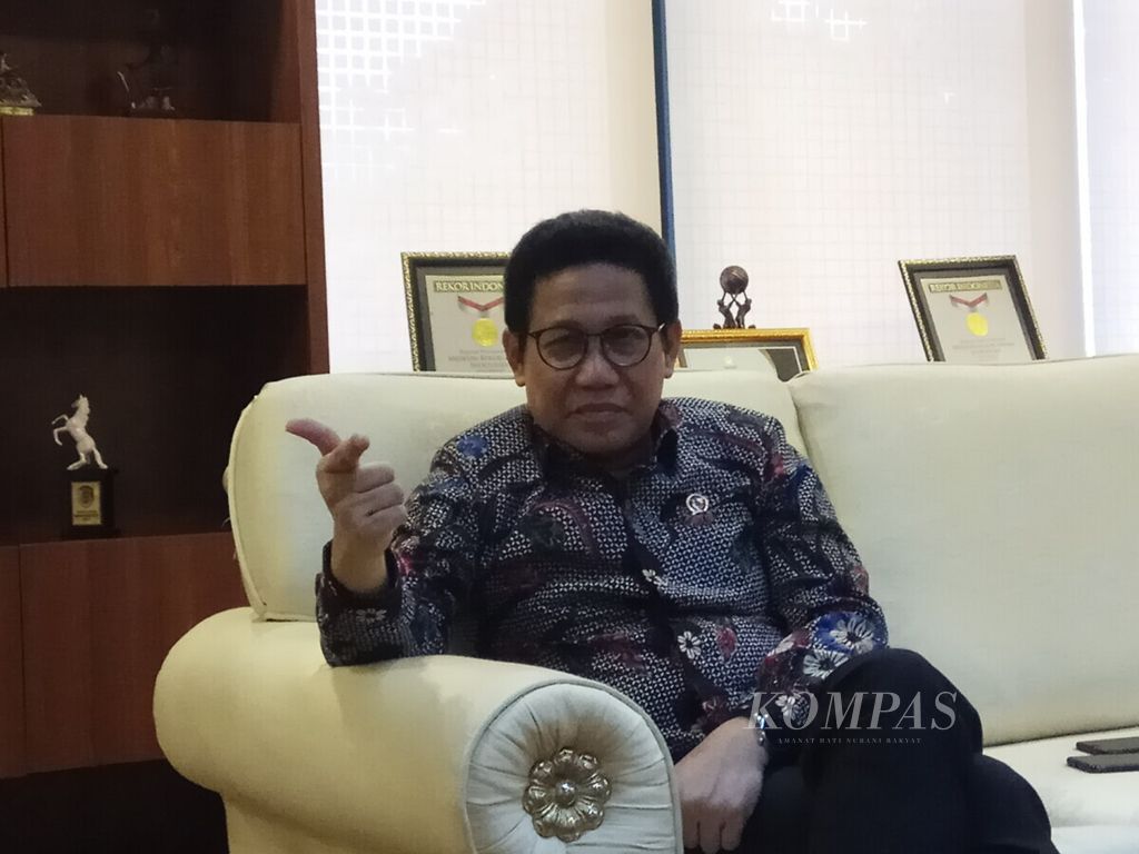 Menteri Desa, Pembangunan Daerah Tertinggal, dan Transmigrasi Abdul Halim Iskandar ditemui di kantornya, Jakarta, Jumat (15/5/2020).