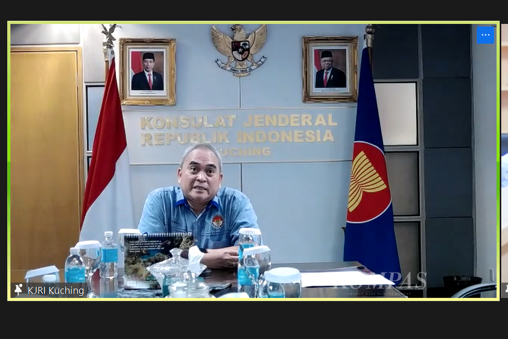 Indonesian Consul General in Kuching, Malaysia, Raden Sigit Witjaksono.