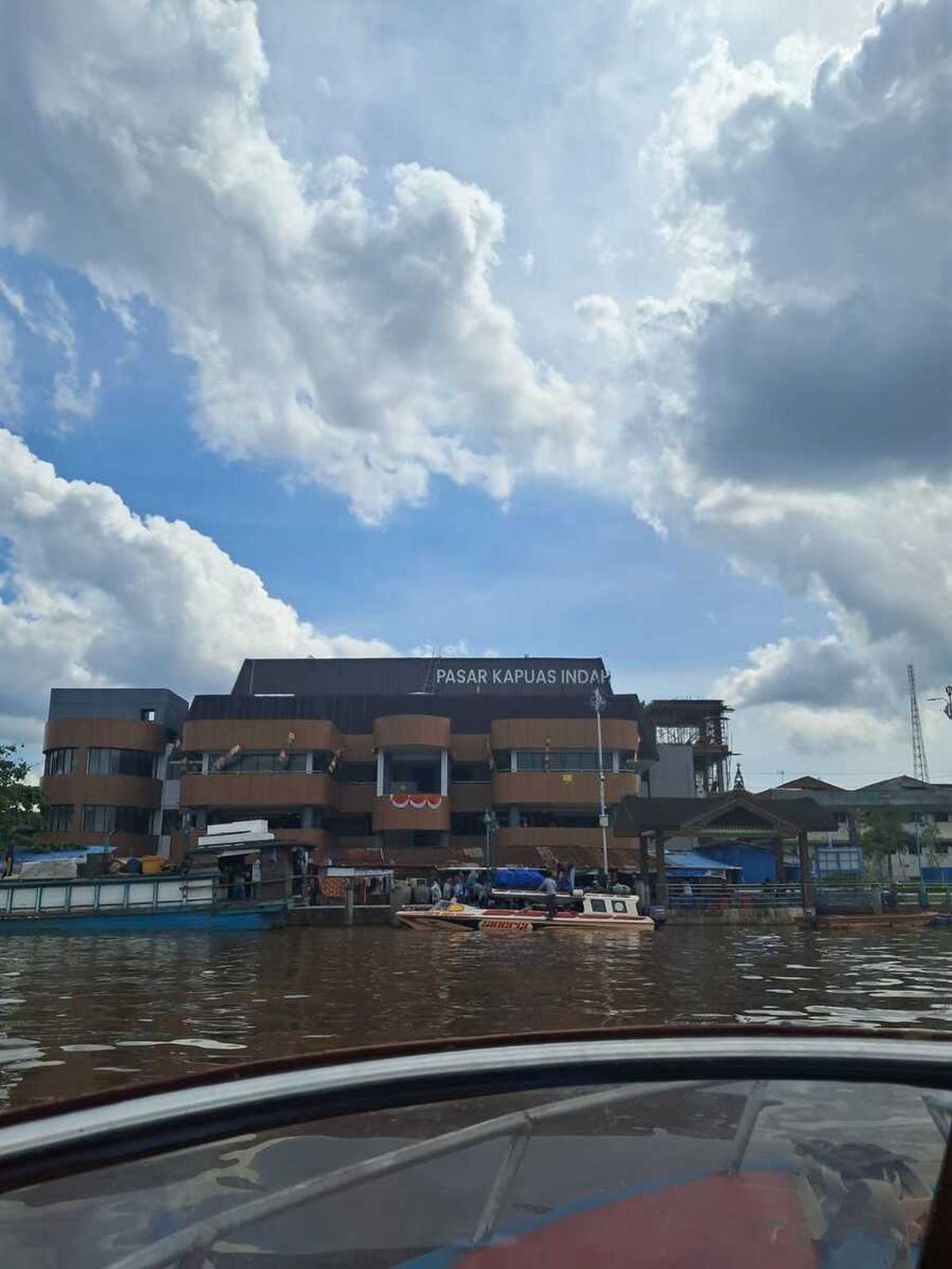 Dermaga <i>speedboat</i> di Kota Pontianak, Kalimantan Barat, Sabtu (31/8/2024). 