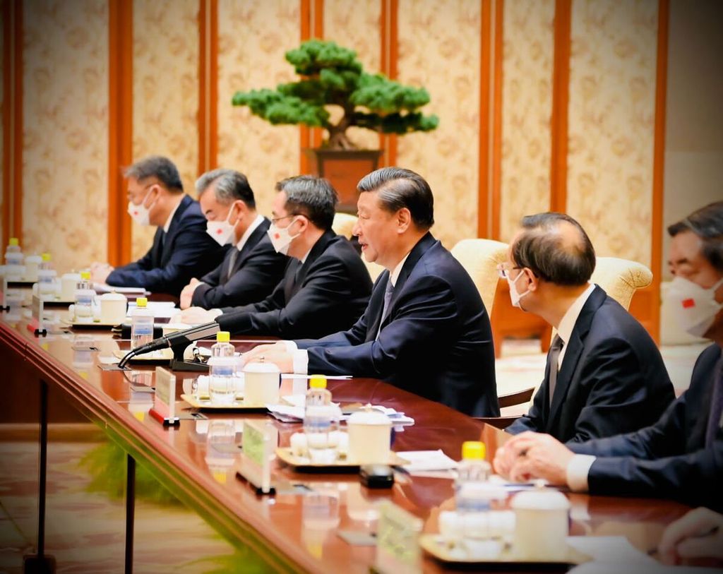 Presiden China Xi Jinping beserta jajarannya dalam pertemuan dengan Presiden Joko Widodo, Selasa (26/7/2022). 