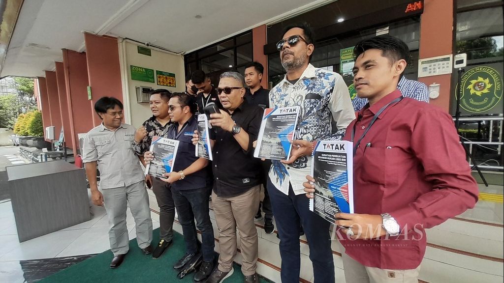 Tim advokasi korban tragedi Kanjuruhan mengajukan gugatan perdata terhadap sejumlah pihak ke Pengadilan Negeri Malang, Jawa Timur, Rabu (21/12/2022)
