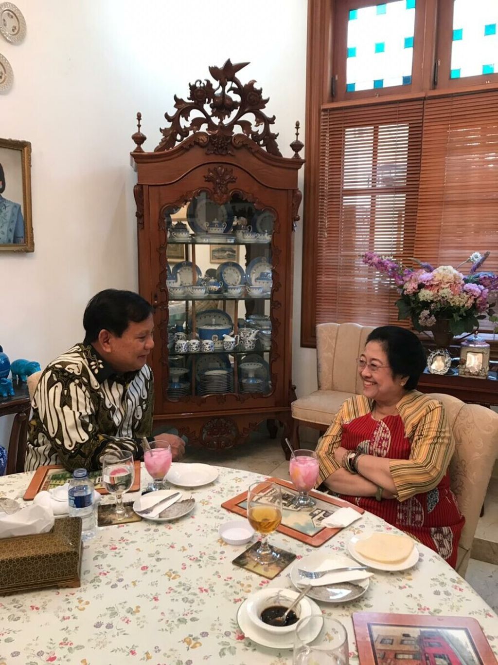 Pertemuan Ketua Umum PDI-P Megawati Soekarnoputri dengan Ketua Umum Gerindra Prabowo Subianto di kediaman Megawati, di Jakarta, Rabu (24/7/2019).