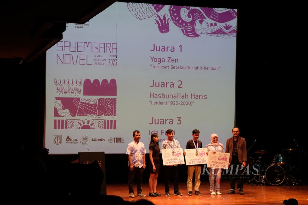 Suasana Malam Anugerah Sayembara Novel dan Sayembara Manuskrip Puisi Dewan Kesenian Jakarta (DKJ) di Jakarta, Sabtu (22/7/2023) malam. Masing-masing sayembara melahirkan tiga pemenang dan lima peserta pilihan yang karyanya menyita perhatian dewan juri.