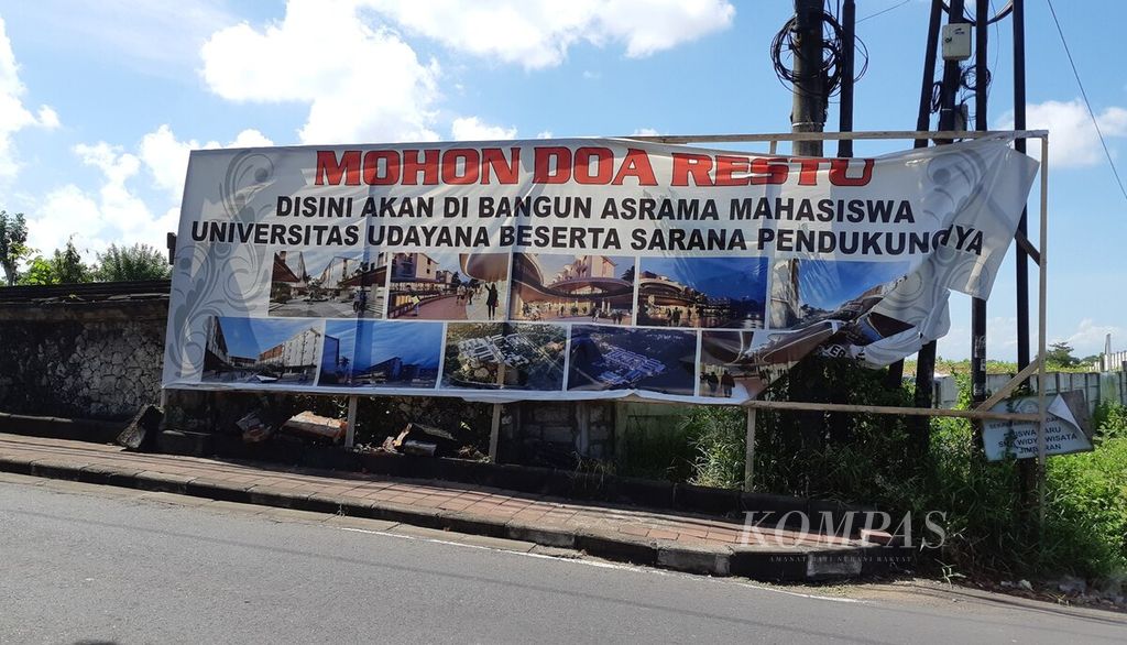 Universitas Udayana, Bali, berencana membangun asrama mahasiswa, atau Udayana Integrated Student Dormitory, menggunakan lahan milik Universitas Udayana di Jimbaran, Kuta Selatan, Badung, Bali. 
