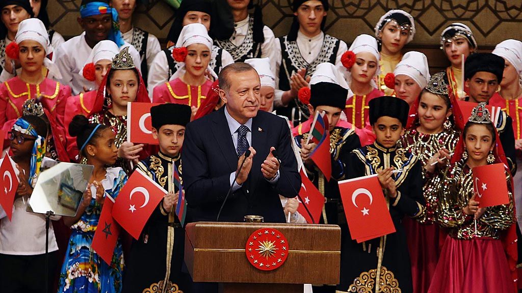 Presiden Turki Recep Tayyip Erdogan berpidato saat perayaan Festival Anak-anak Internasional Ke-39 di Kompleks Kepresidenan, di Ankara, Kamis lalu. 
