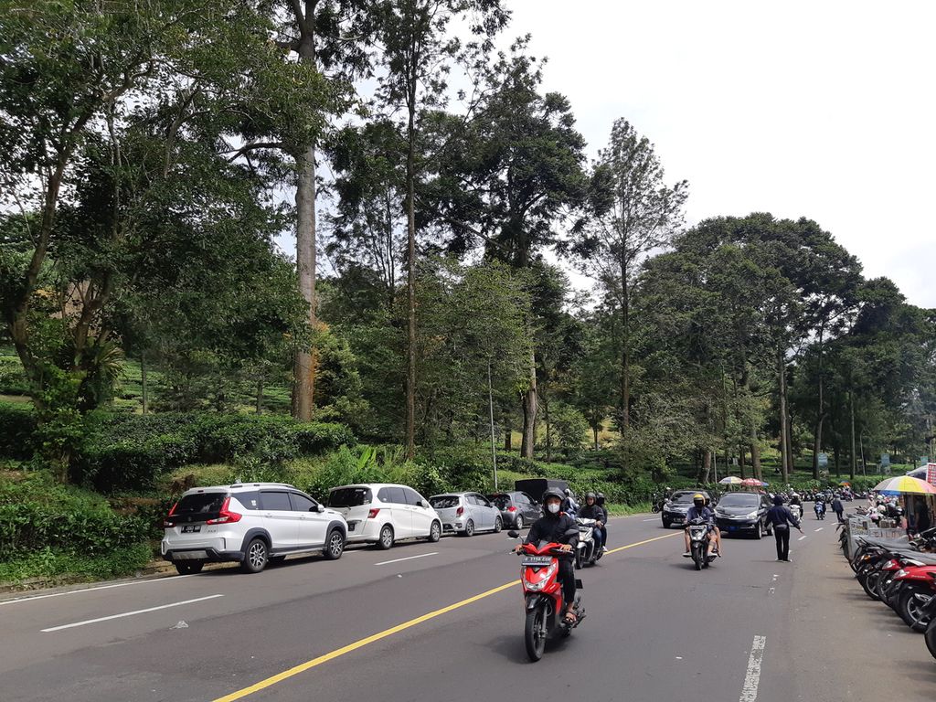 Lalu lintas di Jalan Raya Puncak, Kabupaten Bogor, lancar pada Rabu (4/5/2022) pagi. Ini dampak dari kebijakan satu arah.