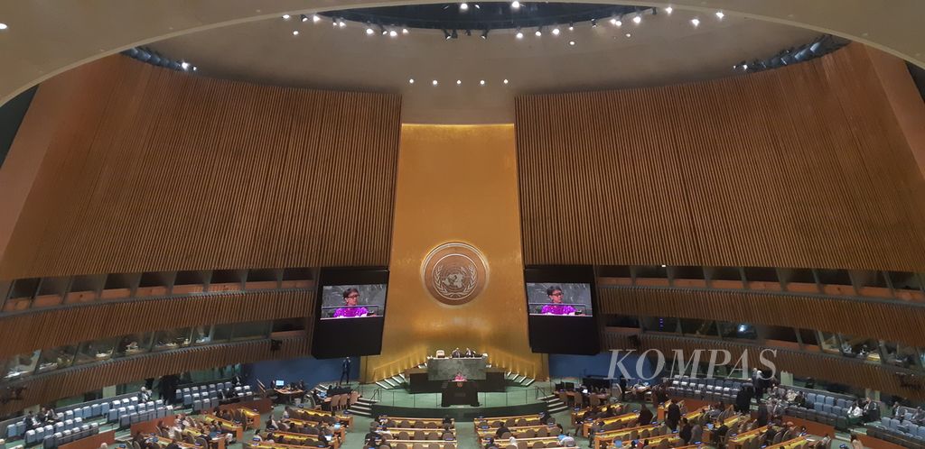 Menteri Luar Negeri RI Retno Marsudi menyampaikan pandangan Indonesia dalam sidang Majelis Umum Perserikatan Bangsa-bangsa, Sabtu (23/9/2023), di New York, Amerika Serikat. 