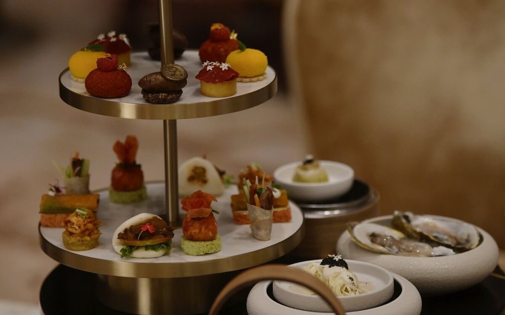 Set menu Imperial Afternoon Tea di Hotel The St Regis Jakarta. 