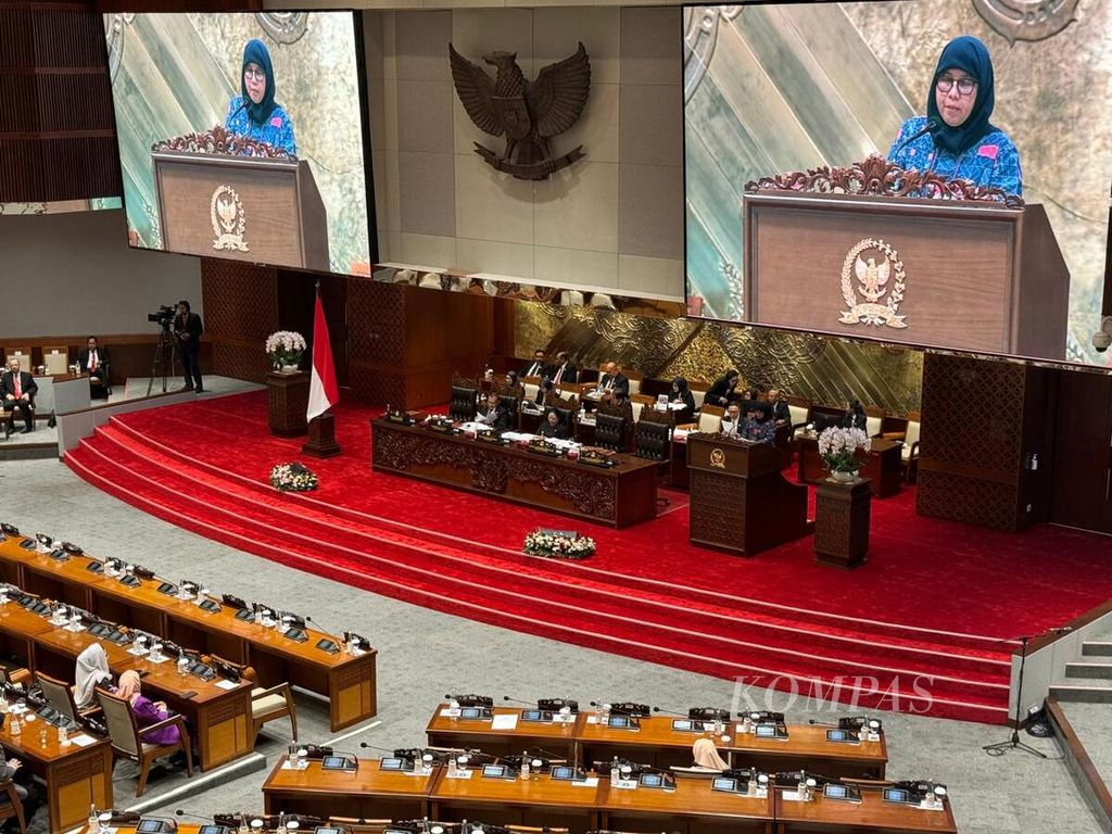 Dewan Perwakilan Rakyat, Selasa (4/6/2024), menyetujui Rancangan Undang-Undang tentang Kesejahteraan Ibu dan Anak pada Fase Seribu Hari Pertama Kehidupan untuk disahkan menjadi undang-undang dalam Rapat Paripurna DPR.