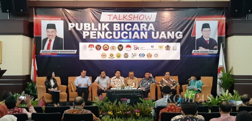 Suasana diskusi pada peluncuran Indeks Persepsi Publik Indonesia Anti Pencucian Uang dan Pemberantasan Pendanaan Terorisme (IPP APUPPT) Indonesia 2018 oleh Pusat Pelaporan dan Analisis Transaksi Keuangan (PPATK) di Jakarta, Selasa (18/12/2018).