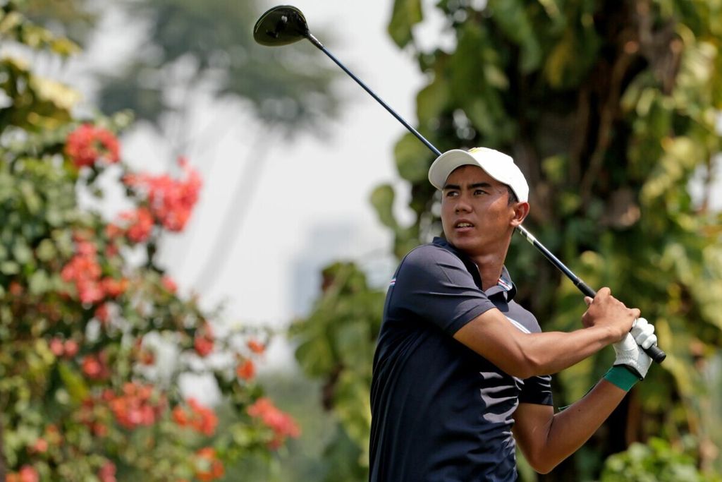Pegolf Indonesia Naraajie Emerald Ramadhan Putra berada di ambang juara turnamen golf professional Bank BRI Indonesia Open di Pondok Indah Golf Course, Jakarta, Sabtu (31/8/2019). Naraajie mencetak 18 pukulan di bawah par pada putaran ketiga.