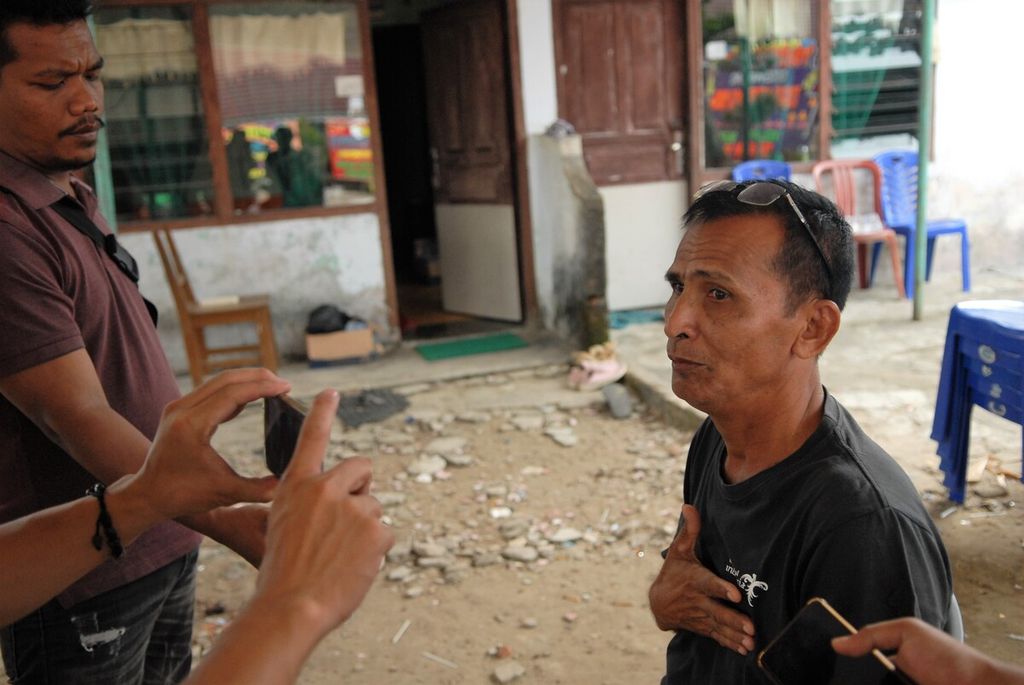 Samuel Hutabarat, ayah Nofriansyah alias Brigadir J, yang tewas di rumah Kepala Divisi Profesi dan Pengamanan Polri Inspektur Jenderal Ferdy Sambo di Jakarta, 8 Juli 2022. Keluarga mendesak pengusutan serius di balik peristiwa itu.