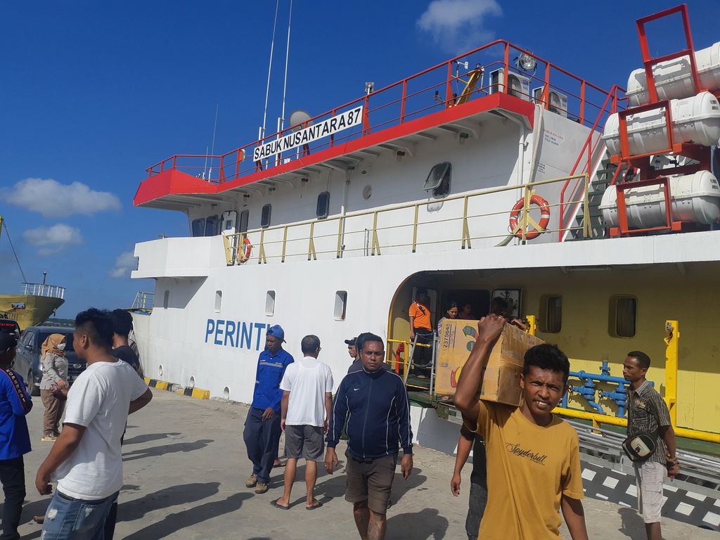 KM Sabuk Nusantara 87 tiba di Pelabuhan Tenau, Kota Kupang, Nusa Tenggara Timur, pada Senin (24/4/2023) sekitar pukul 09.30 Wita. 
