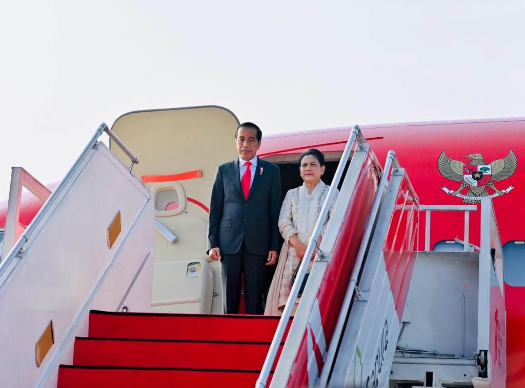 Presiden Joko Widodo dan Nyonya Iriana bertolak ke Singapura untuk menghadiri Ecosperity Week 2023 yang diselenggarakan Temasek Foundation, Rabu (7/6/2023). 