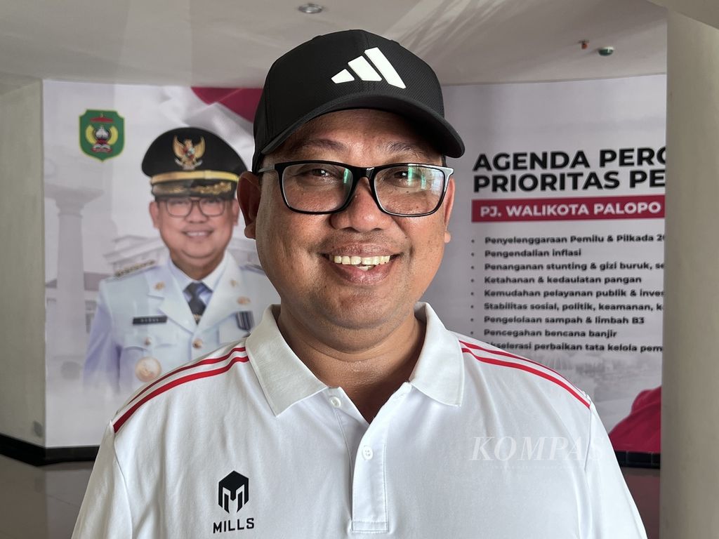 Penjabat Wali Kota Palopo, Sulawesi Selatan, Asrul Sani, saat diwawancara, Sabtu (27/4/2024).