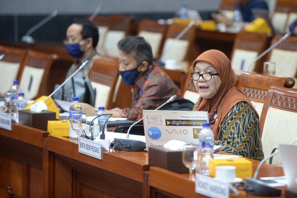 Rapat Dengar Pendapat Umum Komisi I DPR membahas Rancangan Undang-Undang Perlindungan Data Pribadi  di Kompleks Parlemen, Senayan, Jakarta, Rabu (1/7/2020). 