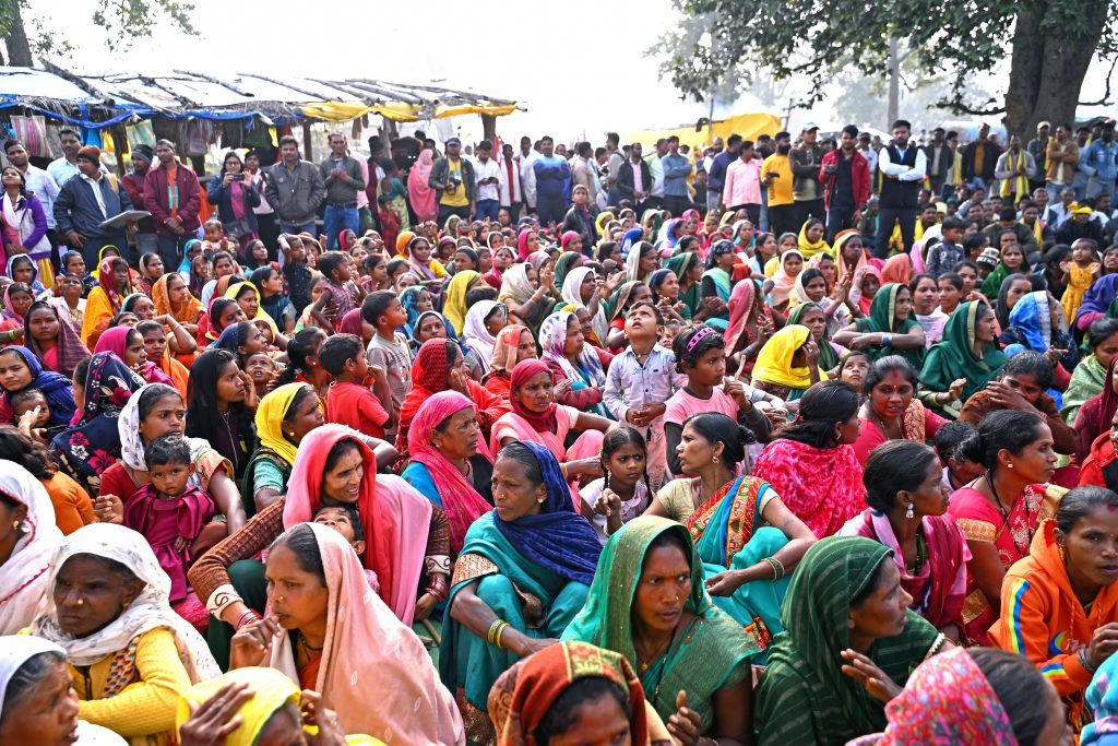 Residents gathered at Hasdeo. Grassroots movements there have succeeded in preventing forest damage due to coal mining activities.
