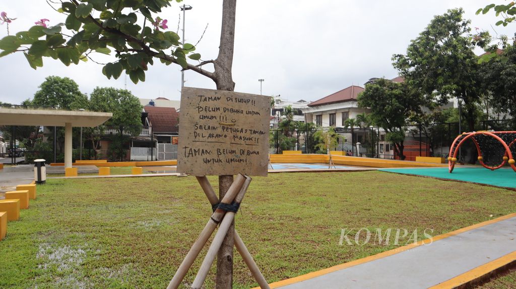 Taman Maju Bersama Nirmala Mas, Kelurahan Duri Kepa, Jakarta Barat, Minggu (26/2/2023). Taman ini belum dibuka untuk umum.