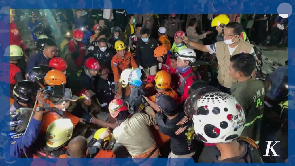 Efforts to rescue victims buried under the rubble of a minimarket building in Gambut District, Banjar Regency, South Kalimantan, lasted until this morning, Tuesday (19/4/2022).