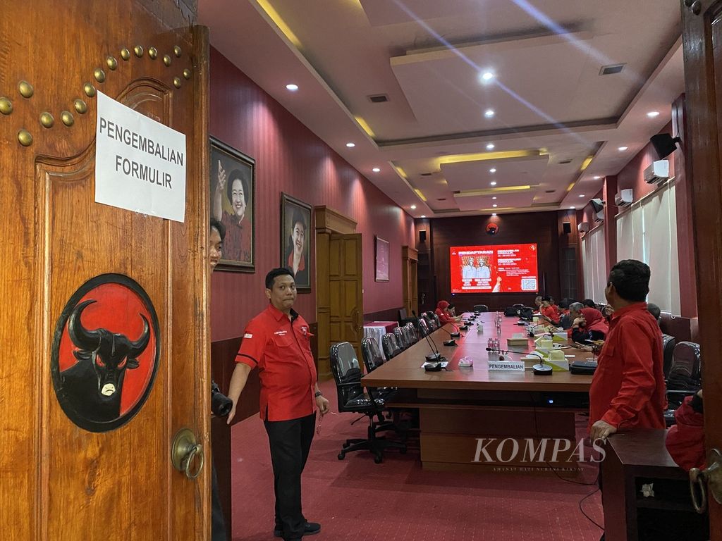 Suasana ruang pengembalian formulir pendaftaran calon kepala daerah di kantor DPD PDI-P Jawa Tengah di Semarang, 30 Mei 2024. 