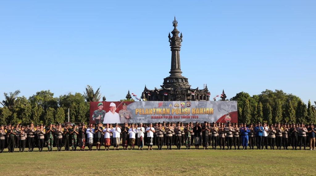 Dokumentasi Humas Polda Bali menampilkan suasana upacara pelantikan polisi banjar (polisi RW) di Lapangan Puputan Margarana, Niti Mandala Renon, Kota Denpasar, Kamis (10/8/2023).