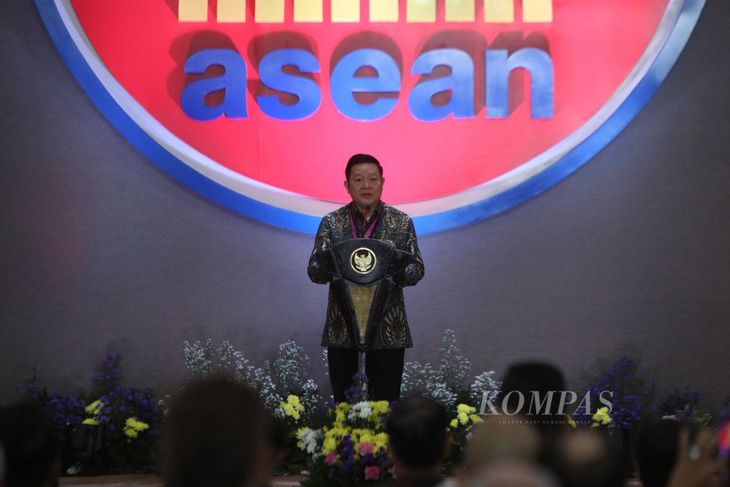  Sekretaris Jenderal ASEAN Kao Kim Hourn menyampaikan sambutan dalam acara HUT Ke-56 ASEAN di Gedung Sekretariat ASEAN, Jakarta, Selasa (8/8/2023). Acara ini dihadiri Presiden Joko Widodo. 