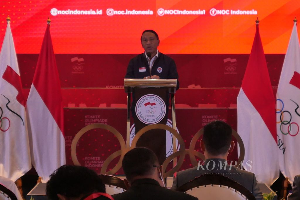 Menteri Pemuda dan Olahraga Zainudin Amali saat menutup Rapat Anggota Komite Olimpiade Indonesia 2022 di Tangerang, Banten, Selasa (8/3/2022). 